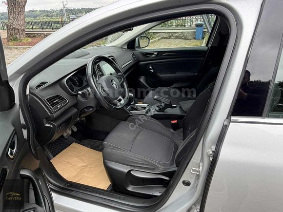 CARVERA'DAN MEGANE TOUCH , ÇELİK JANT , NAVİGASYON , GERİ GÖRÜŞ.