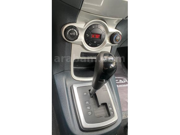 Sahibinden Ford Fiesta 1.4 Titanium 2011 Model