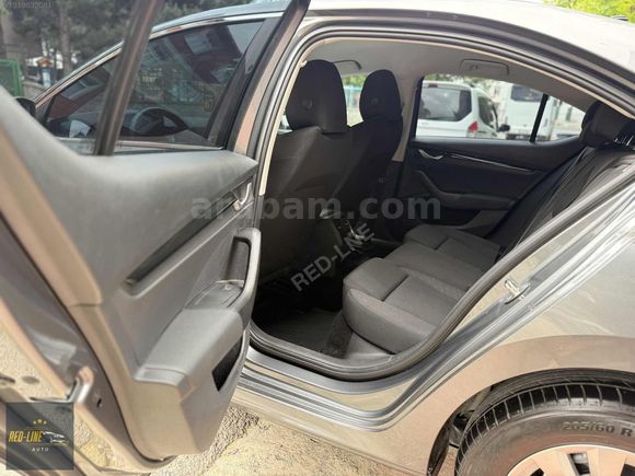 20 bin KM İLK ELDEN 1.5 MHEV HİBRİT SKODA OCTAVİA