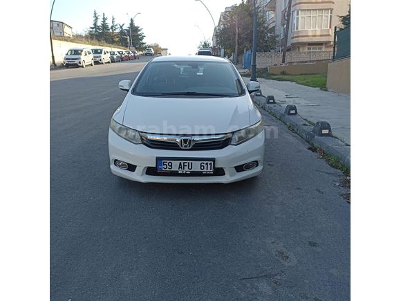 Sahibinden Honda Civic 1.6 Premium 2012 Model  203.000 km Beyaz