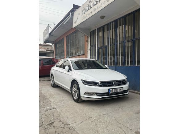 Sahibinden Volkswagen Passat 1.6 TDi BlueMotion Comfortline 2015 Model  258.000 km Beyaz