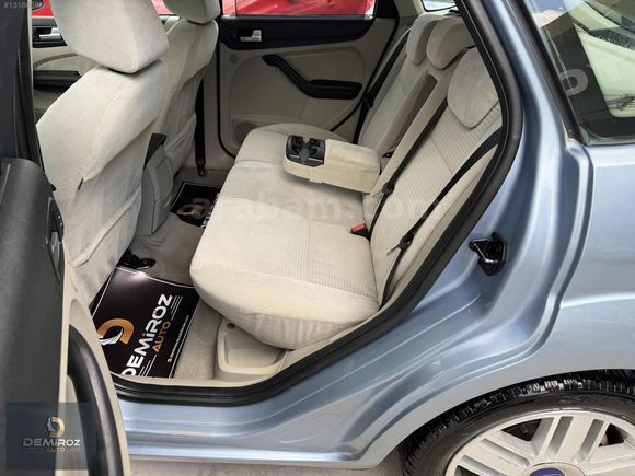 //188.000// KM FORD FOCUS 1.6 16V GHİA 115 HP EMSALSİZ