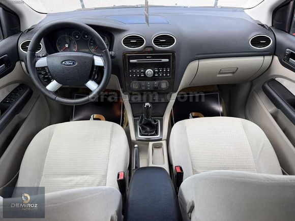//188.000// KM FORD FOCUS 1.6 16V GHİA 115 HP EMSALSİZ