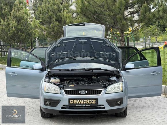 //188.000// KM FORD FOCUS 1.6 16V GHİA 115 HP EMSALSİZ