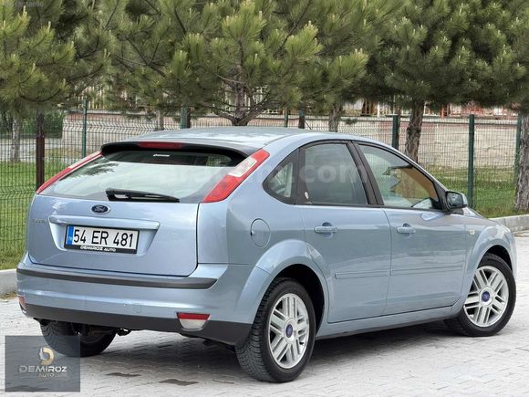 //188.000// KM FORD FOCUS 1.6 16V GHİA 115 HP EMSALSİZ