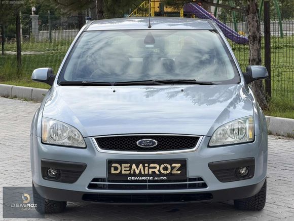 //188.000// KM FORD FOCUS 1.6 16V GHİA 115 HP EMSALSİZ