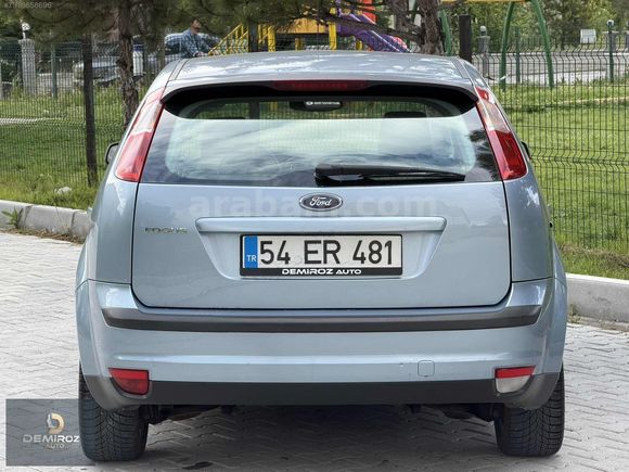 //188.000// KM FORD FOCUS 1.6 16V GHİA 115 HP EMSALSİZ
