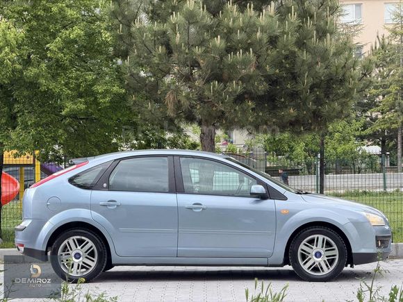 //188.000// KM FORD FOCUS 1.6 16V GHİA 115 HP EMSALSİZ