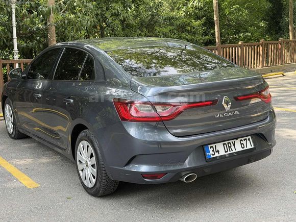 TİTANYUM GRİ 1.5 DİZEL MEGANE 164 BİN KM