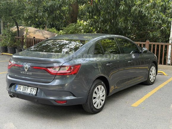 TİTANYUM GRİ 1.5 DİZEL MEGANE 164 BİN KM