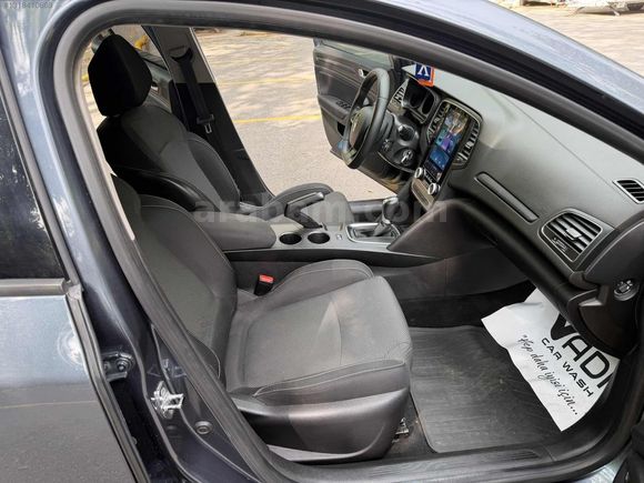 TİTANYUM GRİ 1.5 DİZEL MEGANE 164 BİN KM