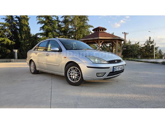 Sahibinden Ford Focus 1.6 Ghia 2002 Model  177.000 km Gri (Gümüş)