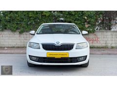 CENGAVER'DEN 2013 SKODA OCTAVİA 1.6 TDI DSG EMSALSİZ TEMİZLİK