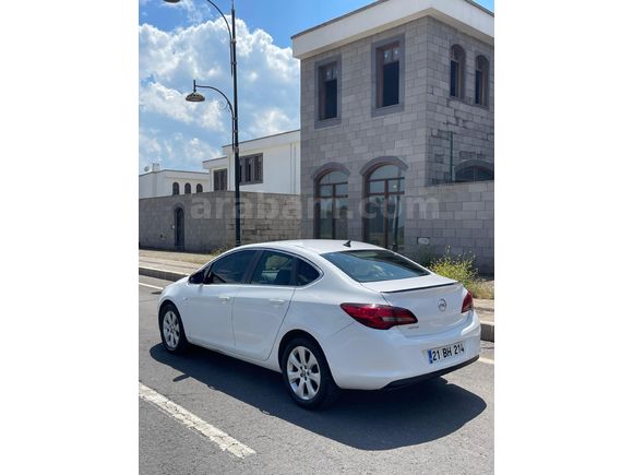 Galeriden Opel Astra 1.3 CDTI Edition 2015 Model Diyarbakır