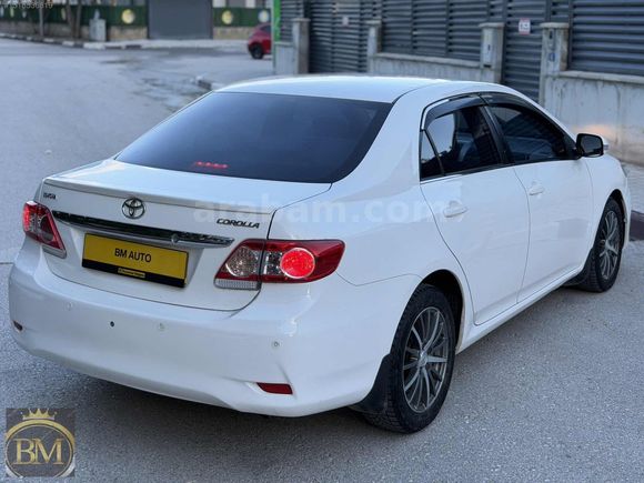 BM AUTO'dan 2011 MODEL OTOMATİK TOYOTA COROLLA 1,4 D-4D ELEGANT