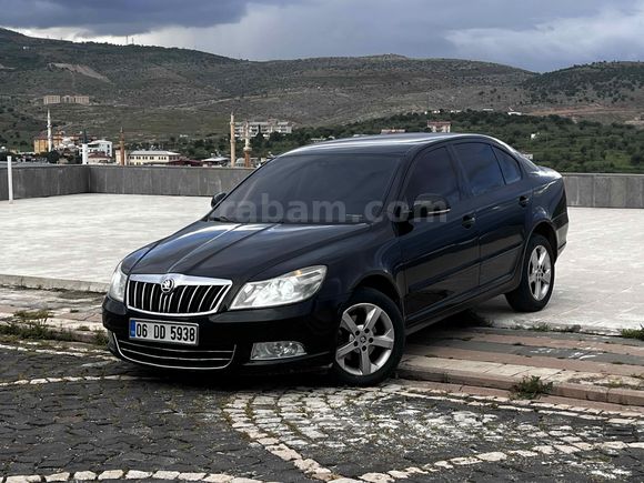 Sahibinden Skoda Octavia 1.6 TDI Elegance 2011 Model  288.000 km Siyah