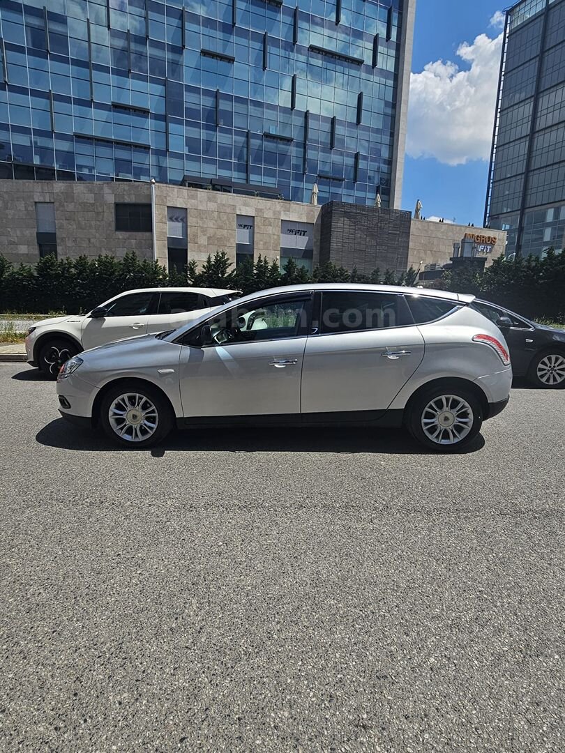 Sahibinden Lancia Delta 1.6 MJet 2009 Model İstanbul 258.000 km Gri (metalik) 7