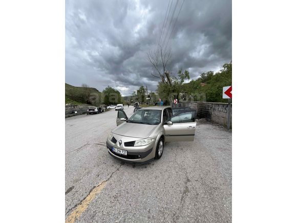 Sahibinden Renault Megane 1.6 Privilege 2006 Model..