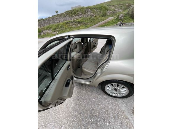 Sahibinden Renault Megane 1.6 Privilege 2006 Model..