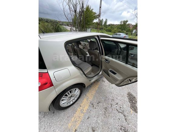 Sahibinden Renault Megane 1.6 Privilege 2006 Model..