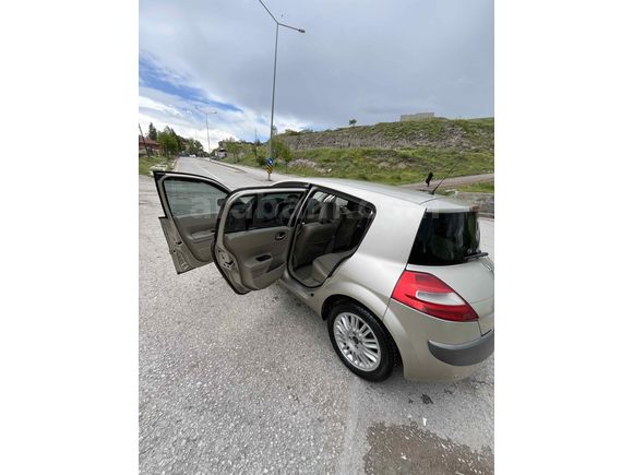 Sahibinden Renault Megane 1.6 Privilege 2006 Model..