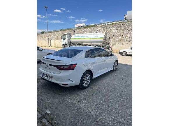 Sahibinden Renault Megane 1.5 Blue DCI Touch 2019 Model 