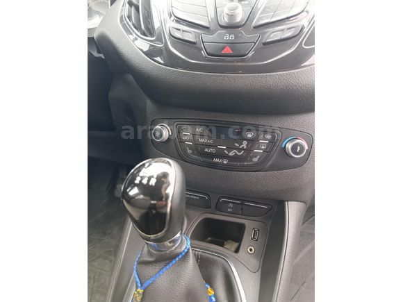 Sahibinden Ford Tourneo Courier 1.6 TDCi Titanium Plus 2014 Model