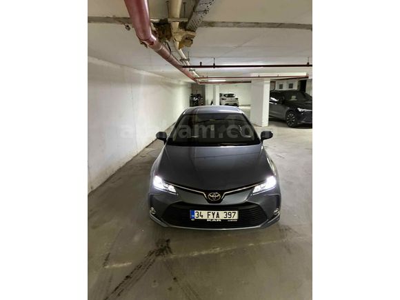 Sahibinden Toyota Corolla 1.5 Dream 2022 Model  42.000 km Mavi (metalik)