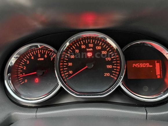 2016 DACİA DUSTER LAUREATE LOOK - HATASIZ - 145 KM - 4X4