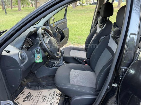 CAM GİBİ HATASIZ DEĞİŞENSİZ HASAR KAYITSIZ 2016 DUSTER 143.000KM