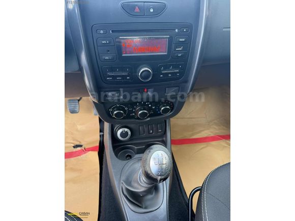 ÇAĞAN'DAN 2015 DUSTER 4X4 LAUREATE LOOK BOYASIZ 125.000KM