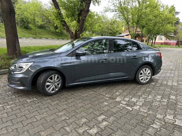 Sahibinden Renault Megane 1.3 TCe Joy Comfort 2022 Model 