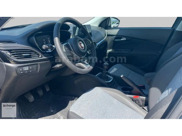 BAKIRCILAR'DAN FİAT EGEA CROSS 1.4 FİRE LOUNGE TRCTN+GSR 6.200KM