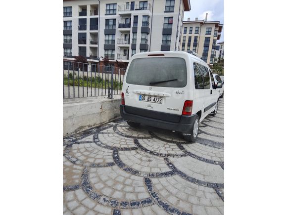 Sahibinden Peugeot Partner 1.9 D 2009 Model  289.000 km Beyaz