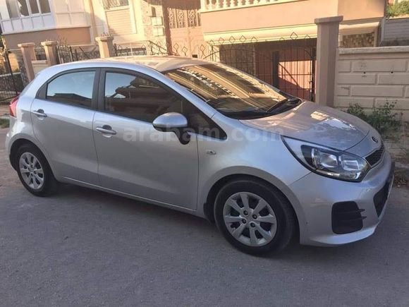 Öğretmenden Kia Rio 1.4 CRDi Comfort 2016 Model