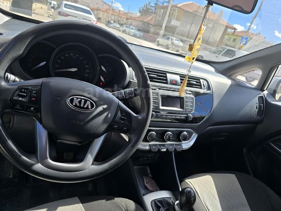 Öğretmenden Kia Rio 1.4 CRDi Comfort 2016 Model