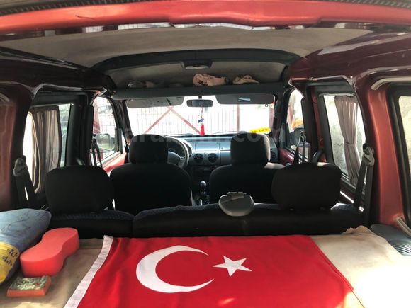 Sahibinden Renault Kangoo 1.4 RTE 2000 Model Kocaeli