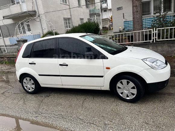 Sahibinden kazasız 2004 Fiesta