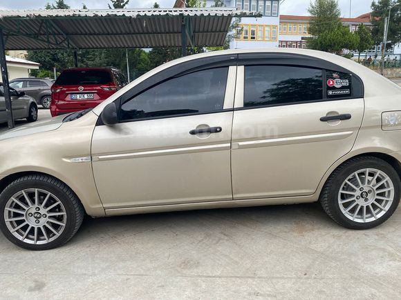  Memurdan ACİL SATILIK temiz Hyundai Accent Era 1.5 CRDi Start 2010 Model 