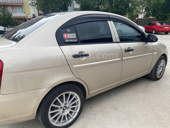  Memurdan temiz Hyundai Accent Era 1.5 CRDi Start 2010 Model 