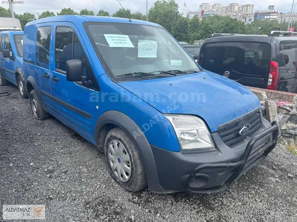 ALDATMAZ PLAZA'DAN 2013 MODEL FORD TRANSİT CONNECT CAMLIVAN