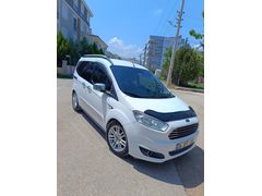 Otomobil ruhsatlı Ford Tourneo Courier 1.6 TDCi Titanium 2015 Model Antalya 194.800 km Beyaz