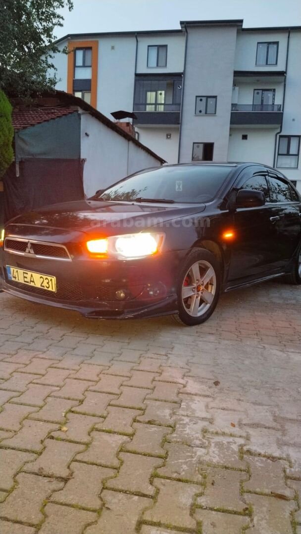 Sahibinden Mitsubishi Lancer 1.5 Invite 2010 Model 2