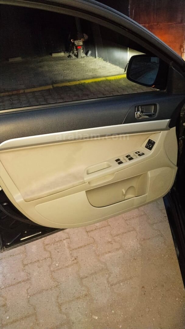 Sahibinden Mitsubishi Lancer 1.5 Invite 2010 Model 7