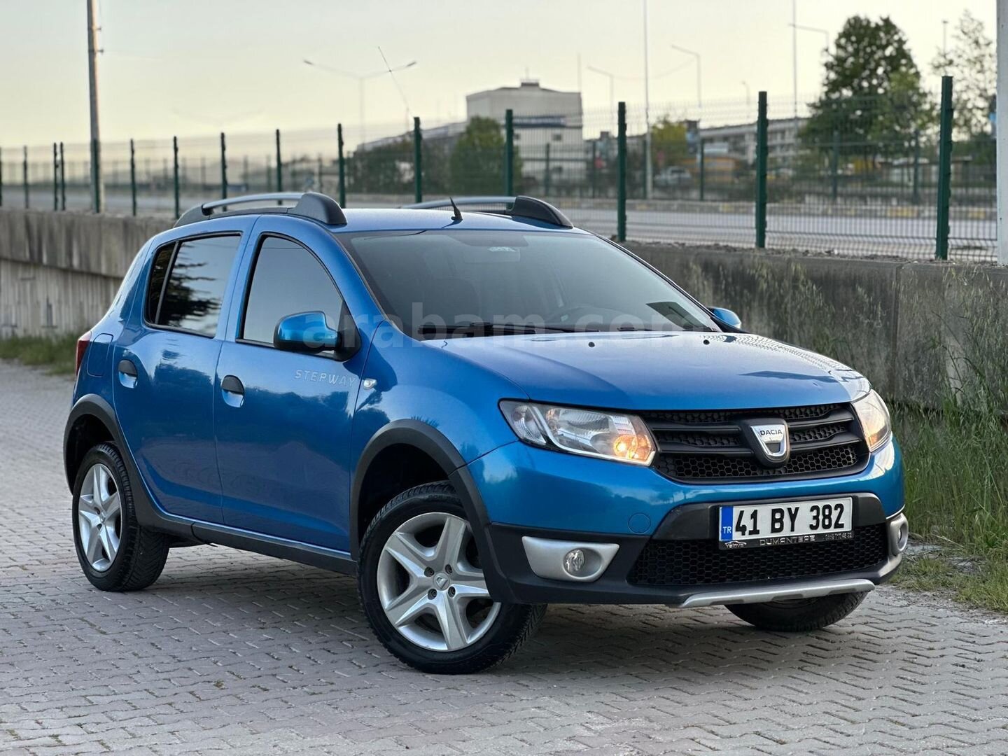 Galeriden Dacia Sandero 0.9 TCe Stepway Easy-R 2016 Model Yalova 191.000 km Mavi (metalik) 1