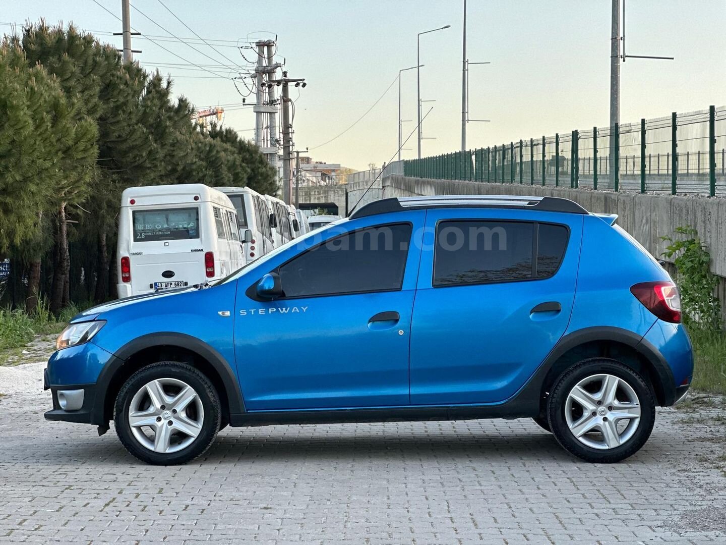 Galeriden Dacia Sandero 0.9 TCe Stepway Easy-R 2016 Model Yalova 191.000 km Mavi (metalik) 4
