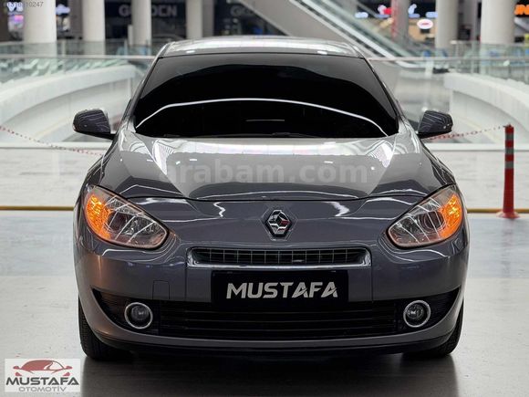 MUSTAFA OTOMOTİV'DEN-DEĞİŞENSİZ-SUNROOF'LU-TOM TOM-OTOMATİK VİTS