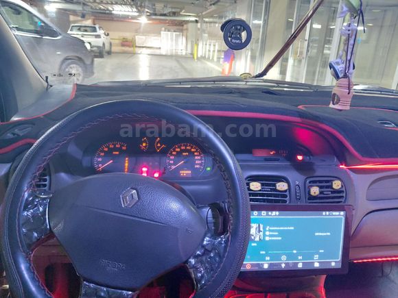 Sahibinden Renault Scenic 1.6 RXE 2000 Model