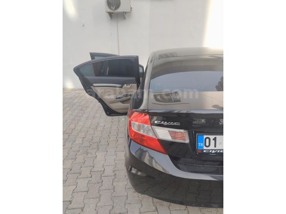 Sahibinden Honda Civic 1.6i VTEC Premium 2012 Model