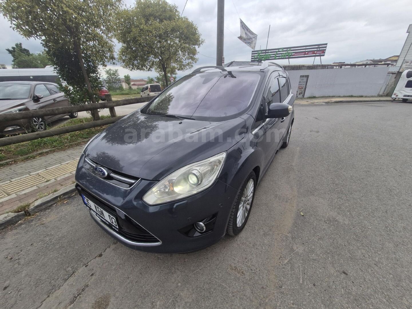 Sahibinden Ford Grand C-Max 1.6 TDCI Titanium 2014 Model Kocaeli 124.000 km Gri (titanyum) 1